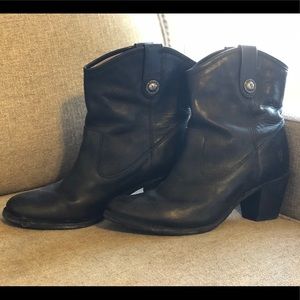 Black Frye Short Jackie Button Boots, sz 8.5 EUC